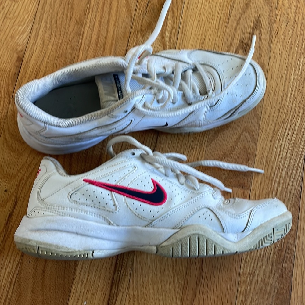 Nike Tennis Shoes